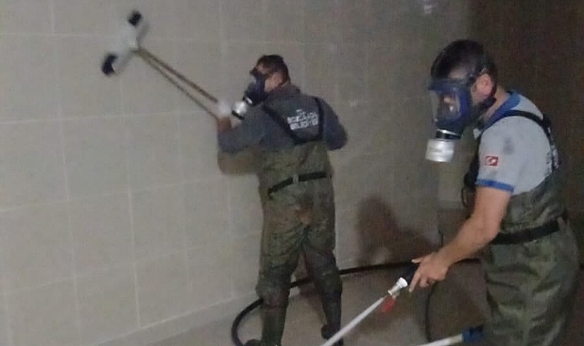 Bozcaada Belediyesi'nden depolarda temizlik