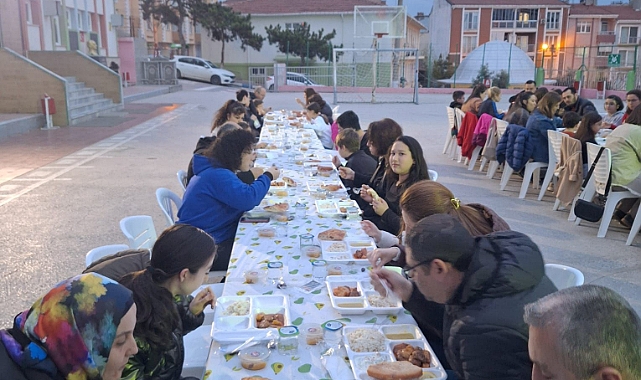 Çan Atatürk İlkokulu'nda iftar