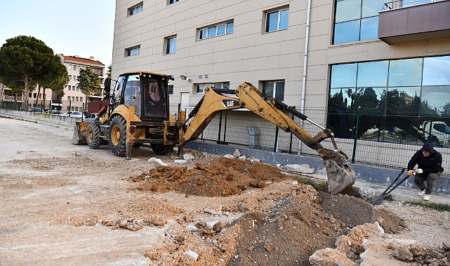 Çanakkale Belediyesi açık otopark düzenleme çalışmalarını sürdürüyor