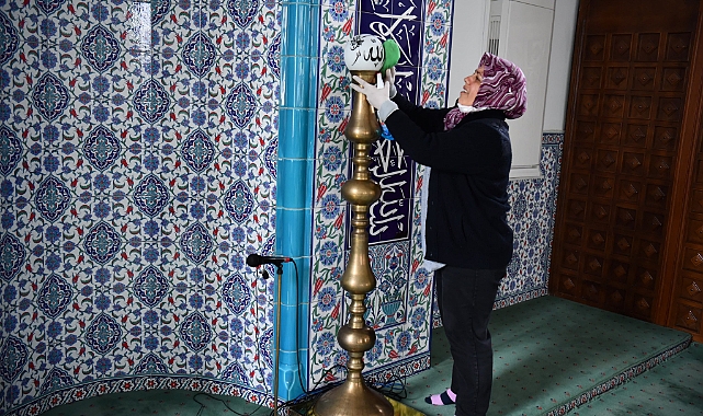 Çanakkale Belediyesi’nden camiilerde Ramazan temizliği
