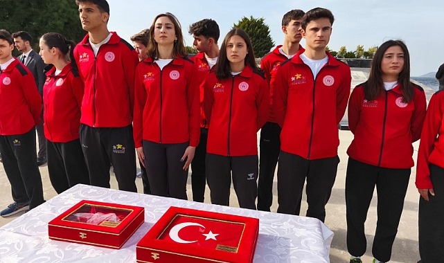 Çanakkale Deniz Zaferi'nin 110. yıl dönümü coşkuyla kutlanıyor