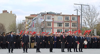 Çanakkale Deniz Zaferi'nin 110. Yılı Törenle Kutlandı