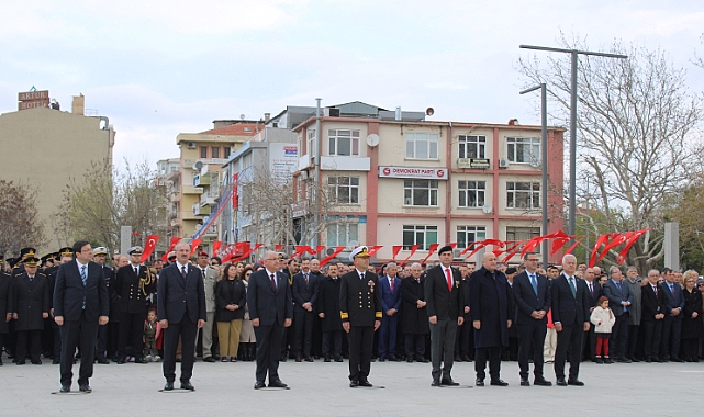 Çanakkale Deniz Zaferi'nin 110. Yılı Törenle Kutlandı
