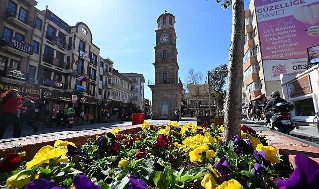 Çanakkale sokakları çiçeklerle renklendi