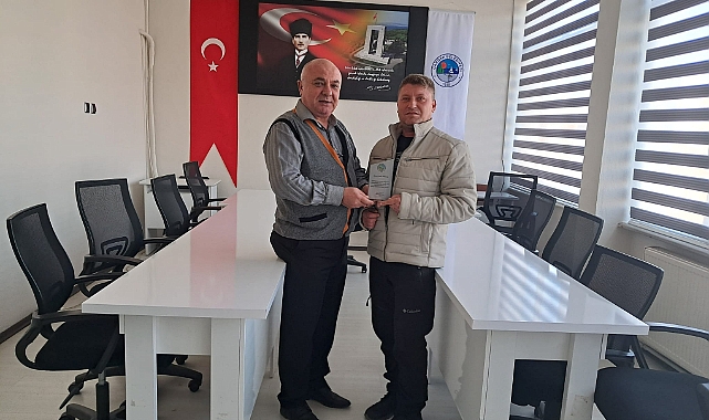 Çardak Belediyesi'nden emekli personele plaket