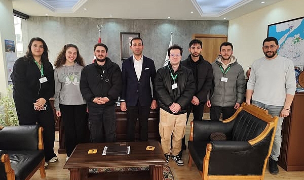 ÇOMÜ öğrencilerinden “Yeşil İz” projesi kapsamında Atikhisar Barajı için çevre hareketi