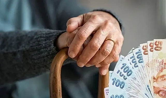 Emeklilerin bayram ikramiyesi ödemeleri başladı! İşte detaylar...