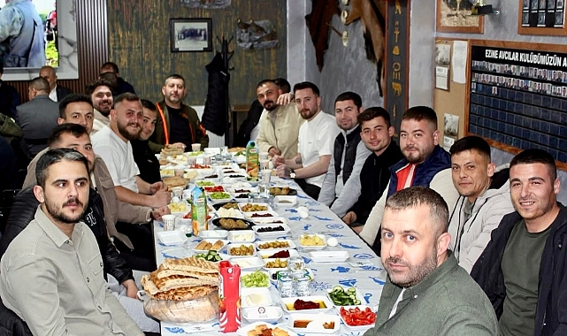Ezine’de gençler sahurda buluştu