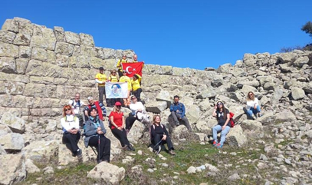 Kazdağı Dağcılık Sporları Kulübü, Neandra Antik Kenti'nde yürüdü