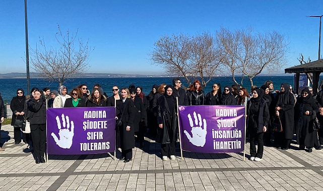 Lapseki'de “Kadına Karşı Şiddete Hayır” denildi