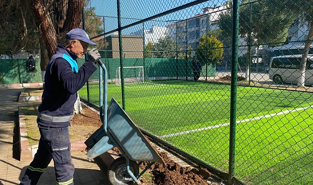 Lapseki’de Üç Noktada Belediye Çalışmaları Sürüyor