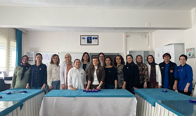 Öğretmenler Kadınlar Günü'nü kutladı