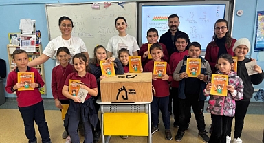 "Sınıf Arkadaşım Homeros" Bozcaada'da miniklerle buluştu