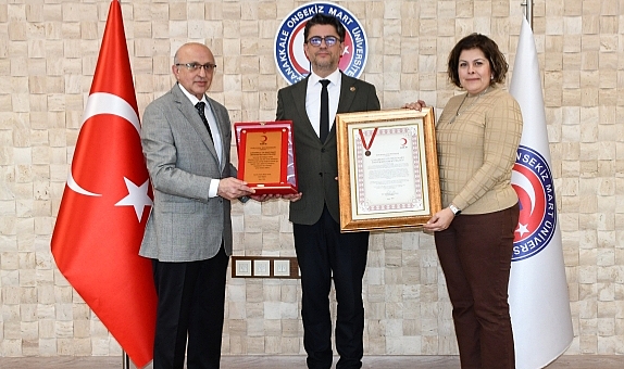Türk Kızılay'ından ÇOMÜ'ye bronz madalya