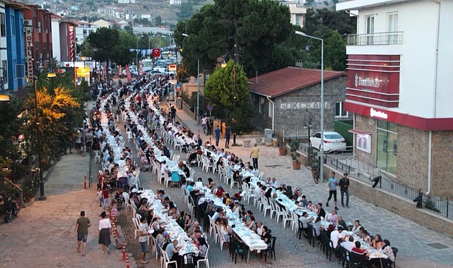 Türkiye'de oruç en son Gökçeada'da açıldı