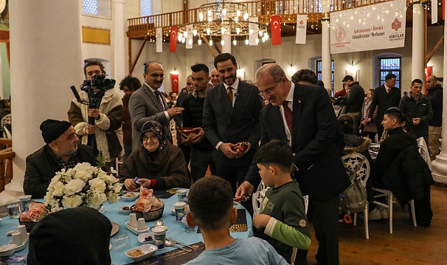 Vali Ömer Toraman Gelibolu Mevlevihanesi’nde vatandaşlarla iftarda buluştu