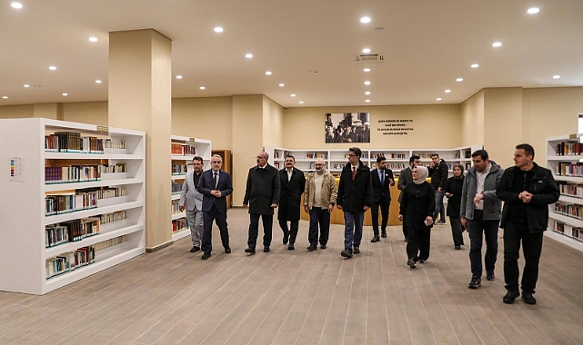 Vali Toraman, 18 Mart Hatime Ana Ulu Camii Kütüphanesi'ni ziyaret etti