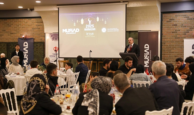 Vali Toraman, Deniz Polisevi'nde düzenlenen iftar programında gençlerle buluştu