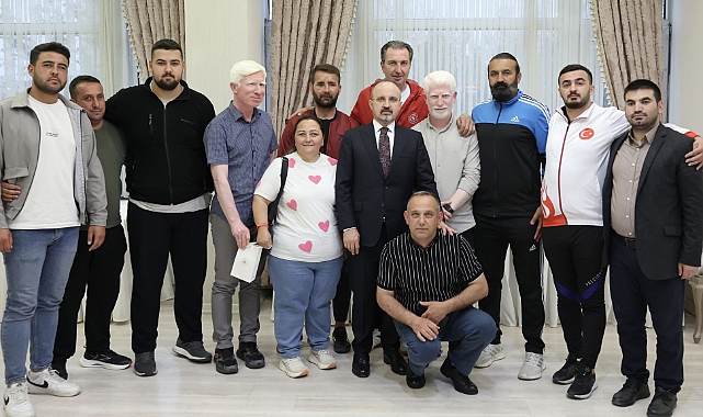 Bakan Yardımcısı Bülent Turan görme engelli sporcularla bir araya geldi