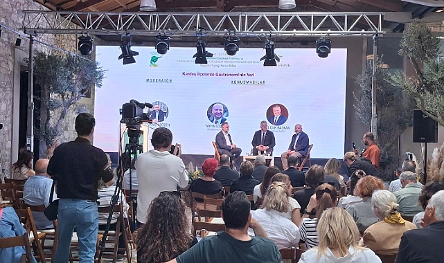 Başkan Yahya Göztepe Urla Uluslararası Enginar Festivali’nde