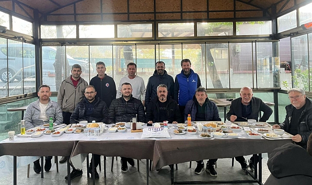 Bigaspor şampiyonluk için kenetlendi! Mavi beyazlılar özel bir yemekte bir araya geldi.