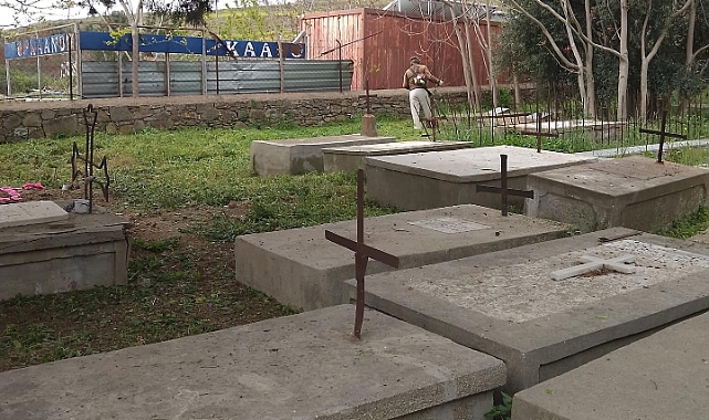 Bozcaada’da Rum Mezarlığı ve çevresi temizlendi