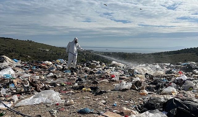 Bozcaada’da vektörle mücadele kapsamında ilaçlama çalışması