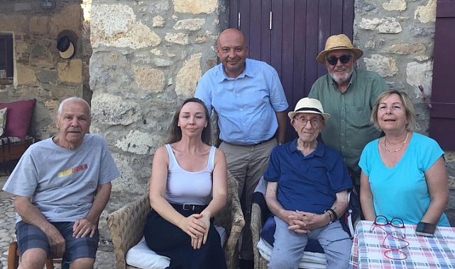 Bozcaadalı Gravür Sanatçısı Fethi Kayaalp 103 yaşında
