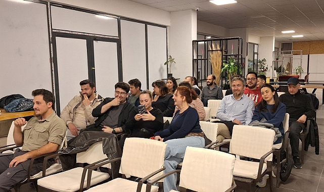 ÇABİP &amp; KOZA İngilizce Konuşma Kulübü’nde Film Gecesi