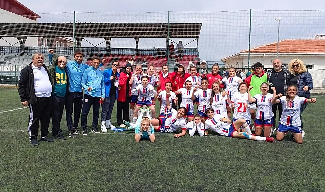Çanakkale Dardanel Kadın Futbol Takımı yarı finalde