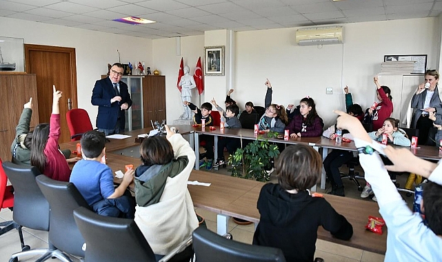 Çanakkale Koleji öğrencileri yerel yönetimler dersini Kepez Belediyesi'nde işledi