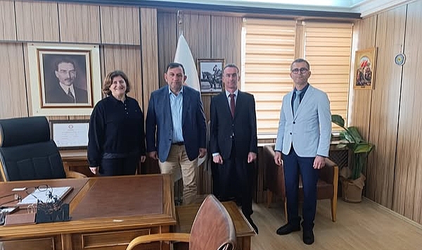 ÇARO yönetimi, Gökçeada Belediye Başkanı Atalay’ı ziyaret etti