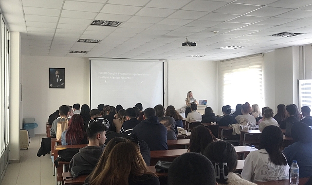 ÇOMÜ’lü öğrenciler, kariyer planlamada İŞKUR uzmanlarıyla buluştu