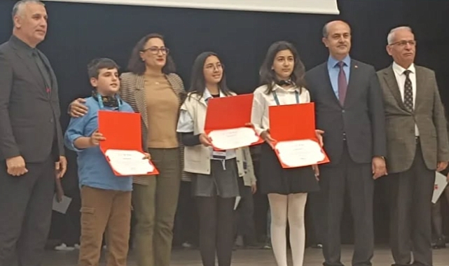 Gazi Ortaokulu öğrencilerinden TÜBİTAK başarısı
