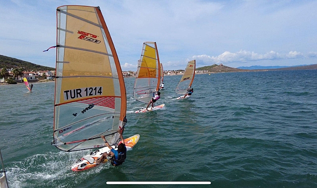 İÇDAŞ Spor Kulübü sörfçüleri milli takım kampına katıldı