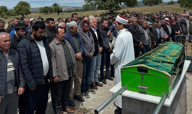 İsmail Çarıksız son yolculuğuna uğurlandı