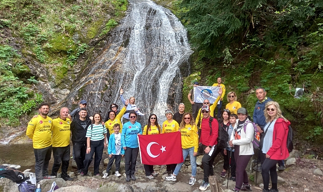 Kazdağı Dağcılık Sporları Kulübü'nden Eybek Dağı Eteklerine Yürüyüş