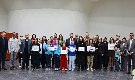 "Sağlıklı Nesil Sağlıklı Gelecek" yarışmasında dereceye giren öğrenciler ödüllerini aldı