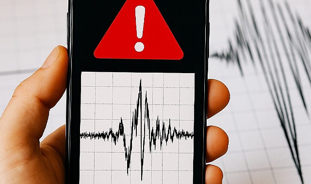 Sahte deprem uygulamalarına dikkat! Cebinizdeki tehlike gözünüzden kaçmasın