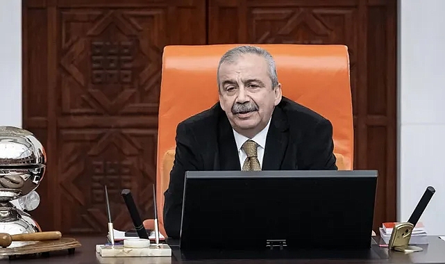 Sırrı Süreyya Önder 12 saatlik ameliyat sonrası gözlem altında