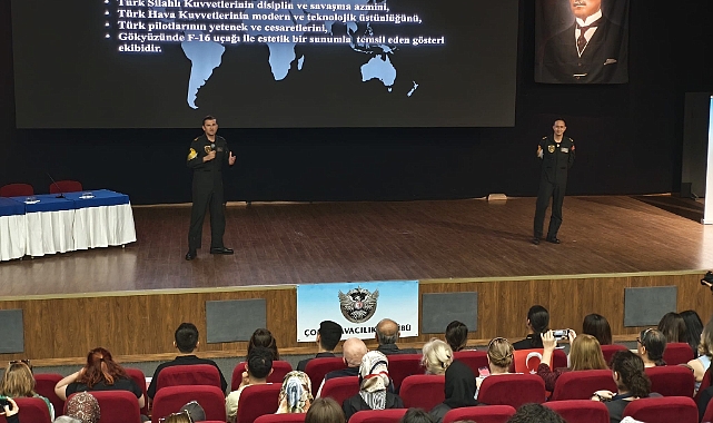 SOLOTÜRK Pilotları Çanakkale’de Öğrencilerle Buluştu