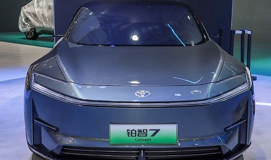 Toyota, yeni elektrikli modeli bZ7’yi Şanghay'da tanıttı