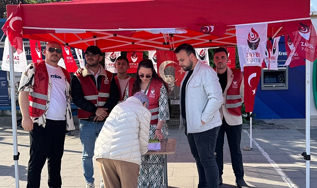 Zafer Partisi Çanakkale Gençlik Kolları'ndan Ümit Özdağ için imza kampanyası