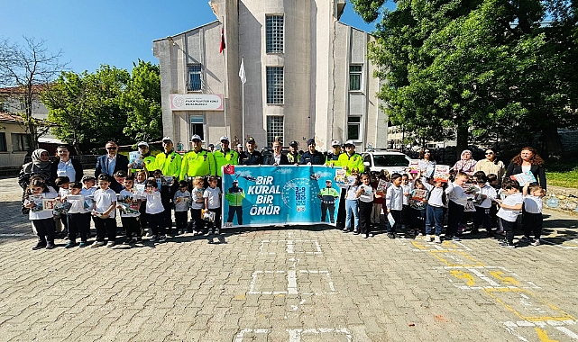 Ayvacık’ta Trafik Haftası “Bir Kural Bir Ömür” Etkinliğiyle Kutlandı
