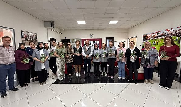 Başkan Semerci’den Kadın Personele Anneler Günü Sürprizi