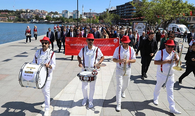 Çanakkale'de Aile Haftası'na kortejli kutlama