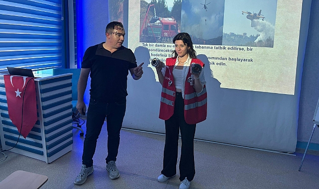 Çanakkale'de Genç Kızılay Gönüllülerine orman yangınlarıyla mücadele eğitimi verildi
