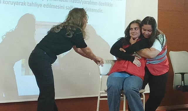 Çanakkale'de Kızılay gönüllülerine temel ilkyardım eğitimi verildi