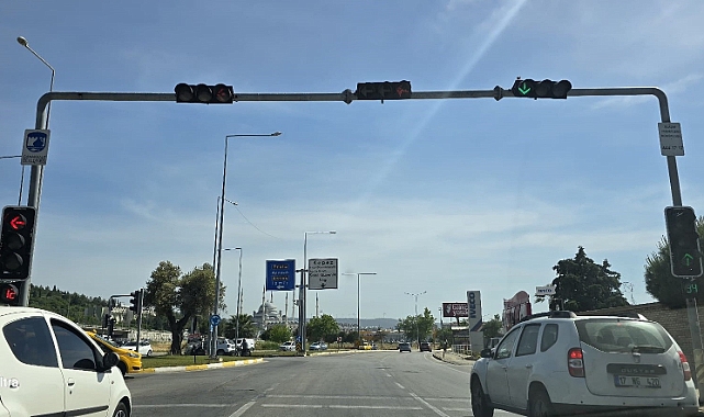 Çanakkale'de Trafik Işıkları Sürücüler Arasında Gerilim Yaratıyor