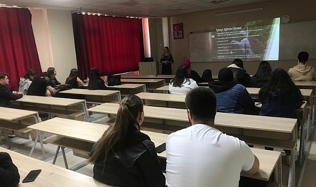 ÇOMÜ’lü öğrenciler İŞKUR’un kariyer etkinliğinde geleceklerini planladı